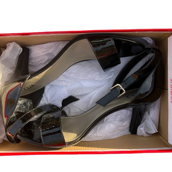 Women’s blck sandal ankle strp 3.5 in heel Opn toe Sze 10. By Ana patent leather - Picture 6 of 6